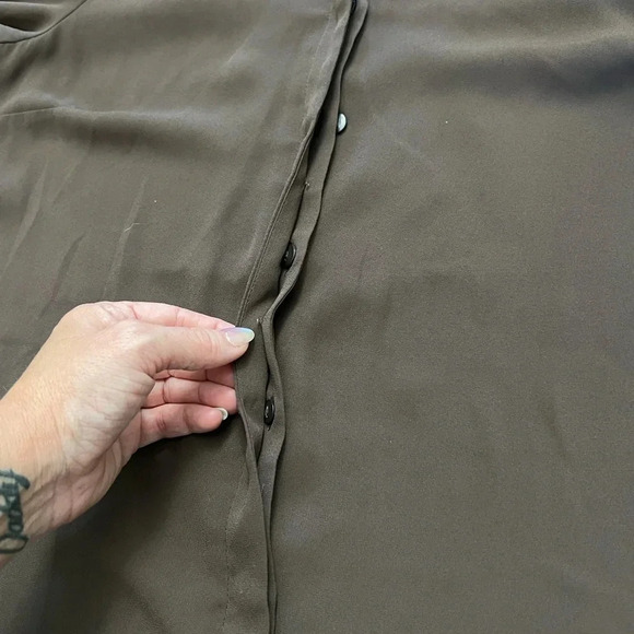 Chico’s • Cold Shoulder Long Sleeve Blouse - Picture 6 of 10